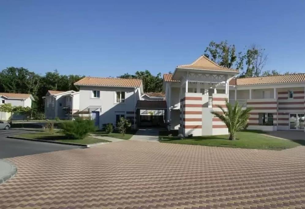 Maison 3 Chambres Avec Piscine Proche Plage Soulac-sur-Mer Exterior foto